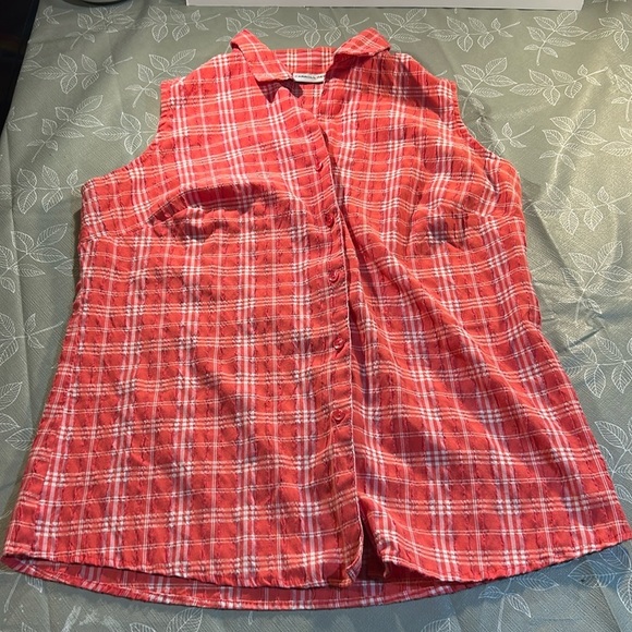 Carroll Reed Ladies Sleeveless Shirt. - Picture 1 of 6